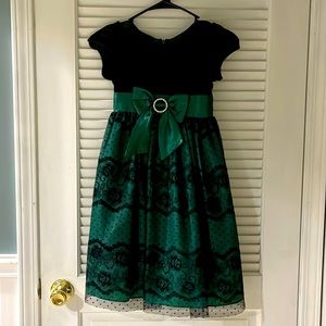 Girls dress